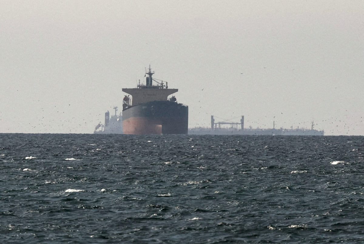 strait of hormuz oil shipping