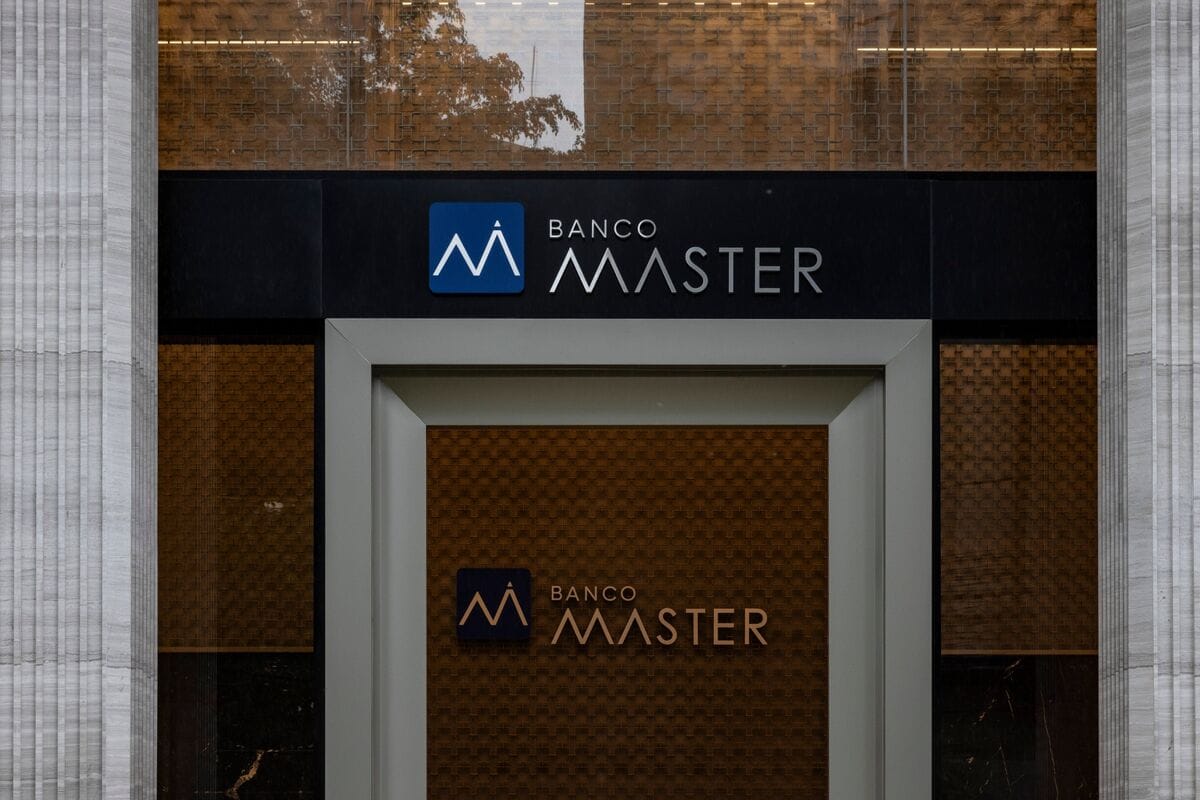 Brazil Police Arrest Banco Master CEO's Father in Expanding Fraud Probe