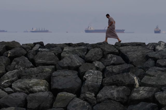 Iran keeps Hormuz stranglehold despite U.S. ceasefire claims