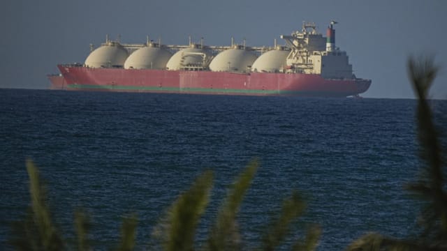 Iran shuts Strait of Hormuz hours after reopening, blames Israeli Lebanon strikes