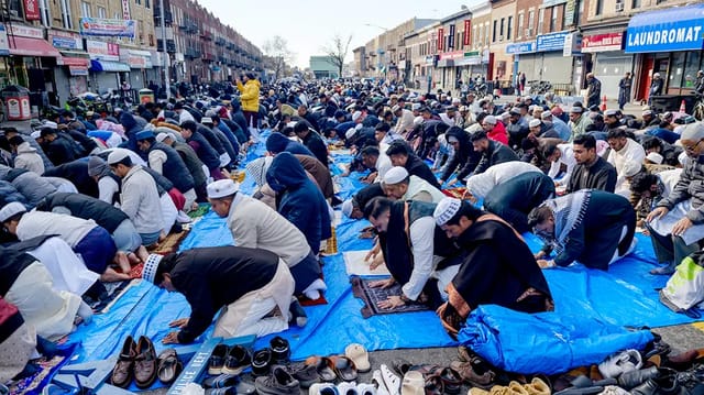 Washington Post columnist: Muslims shouldn't need to assimilate in America