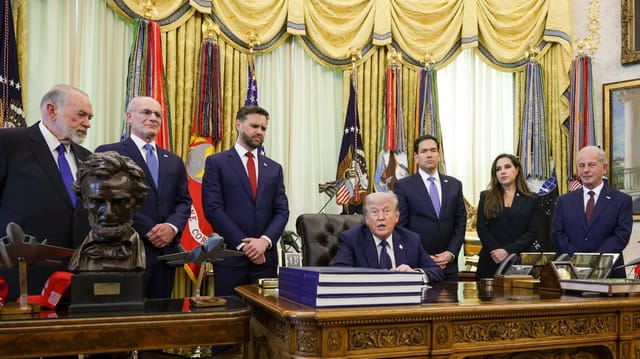 Trump Extends Israel-Lebanon Ceasefire Three Weeks After Oval Office Meeting