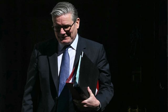 Labour MPs Eye Starmer Ouster as Crisis Window Opens