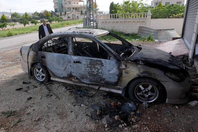 Settlers Torch Palestinian Vehicles, Farms in West Bank Raids Near Nablus