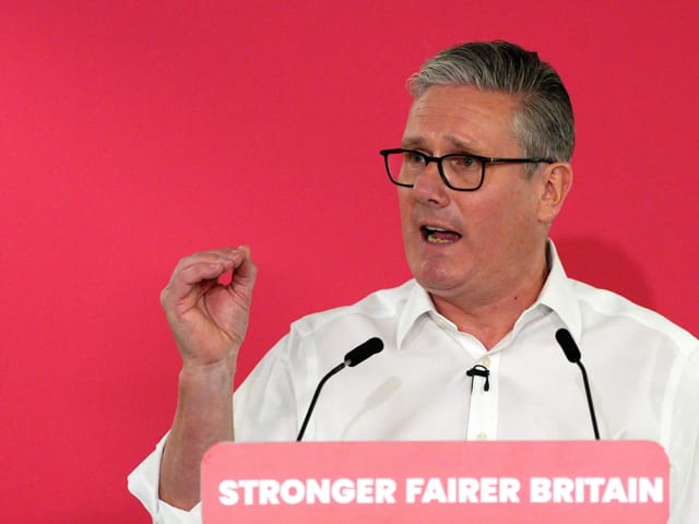 Starmer Faces Cabinet Split as Home Secretary Demands Leadership Transition