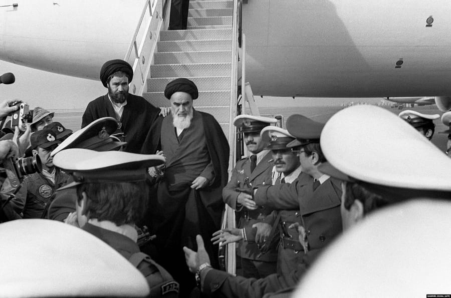 Ruhollah Khomeini arrived in Tehran on February 1, 1979. Some 120 journalists accompanied him on the flight from Paris.